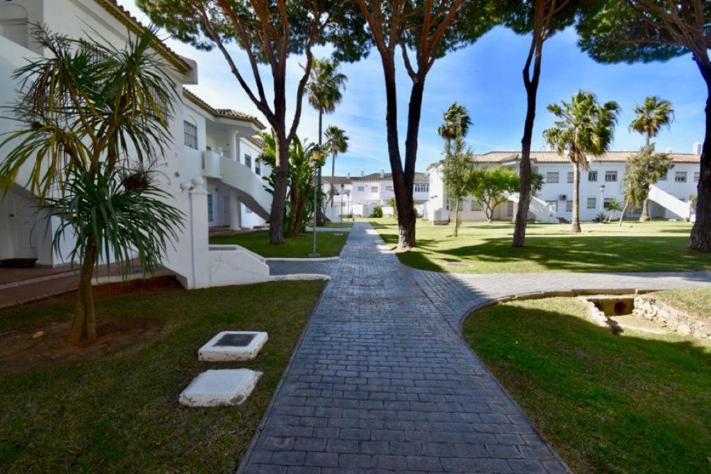 Apartamento La Barrosa - Chiclana - Urb. Pinar Atlantico شيكلانا دي لا فرونتيرا المظهر الخارجي الصورة